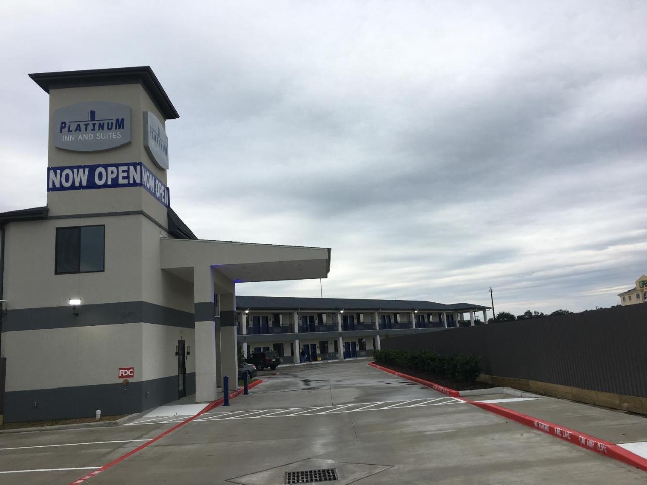 Platinum Inn And Suites Houston Bagian luar foto